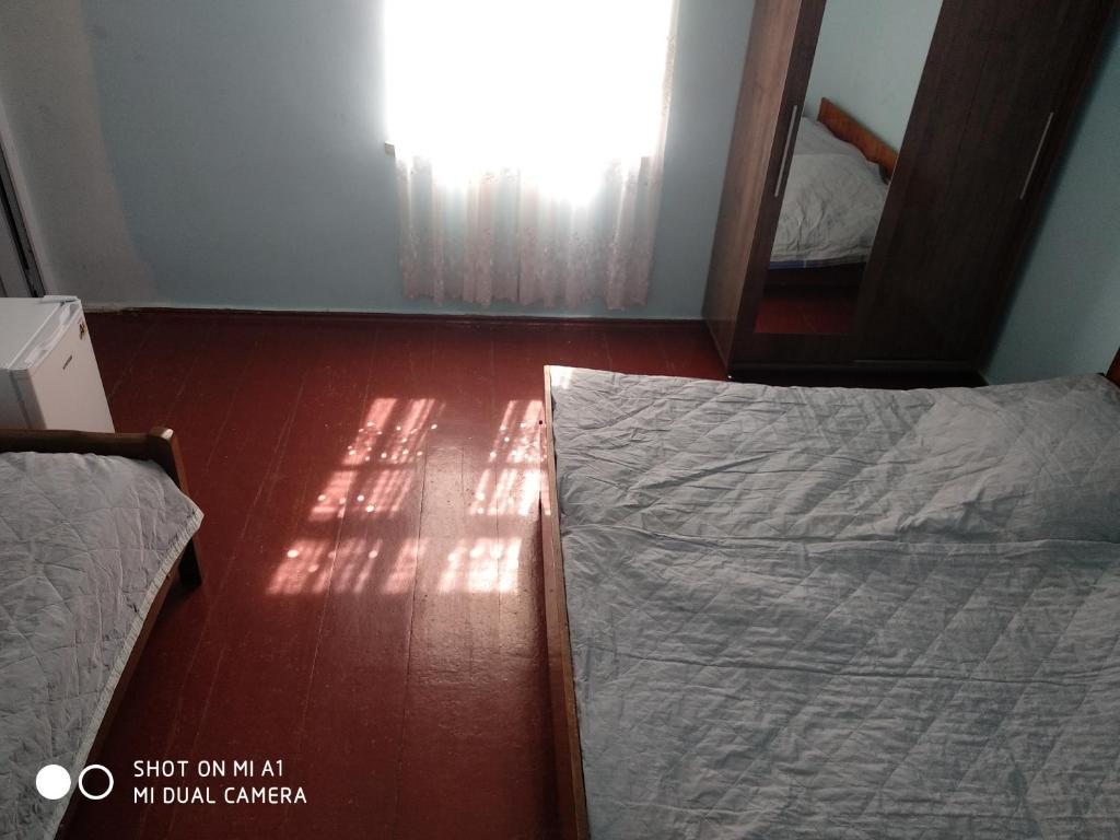Трехместный (Трехместный номер с ванной) гостевого дома Гига, Махинджаури