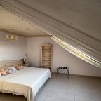 Трехместный (Мансардный номер Делюкс), Гостевой дом Александрия