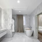 Сьюит, Отель Резиденция