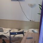 Четырехместный (Двухкомнатный  номер с четырьмя односпальными кроватями 3.4), Гостевой дом Панорама