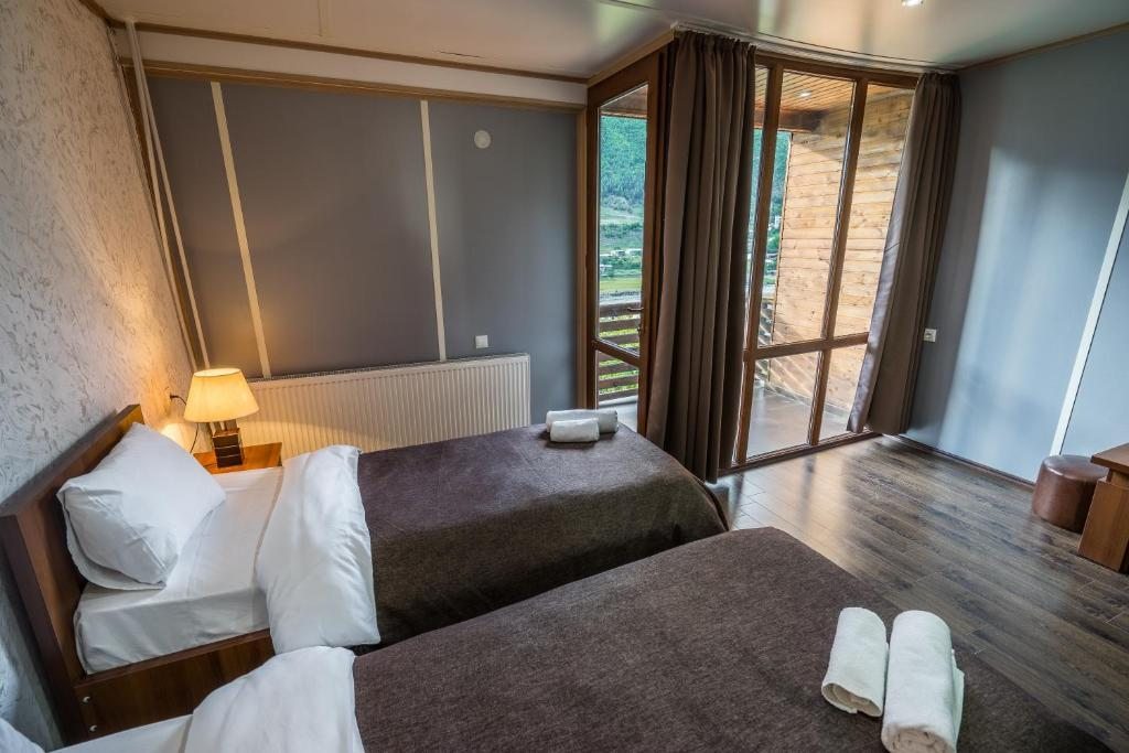 Двухместный (Двухместный номер с 2 отдельными кроватями и балконом) отеля Banguriani, Местиа