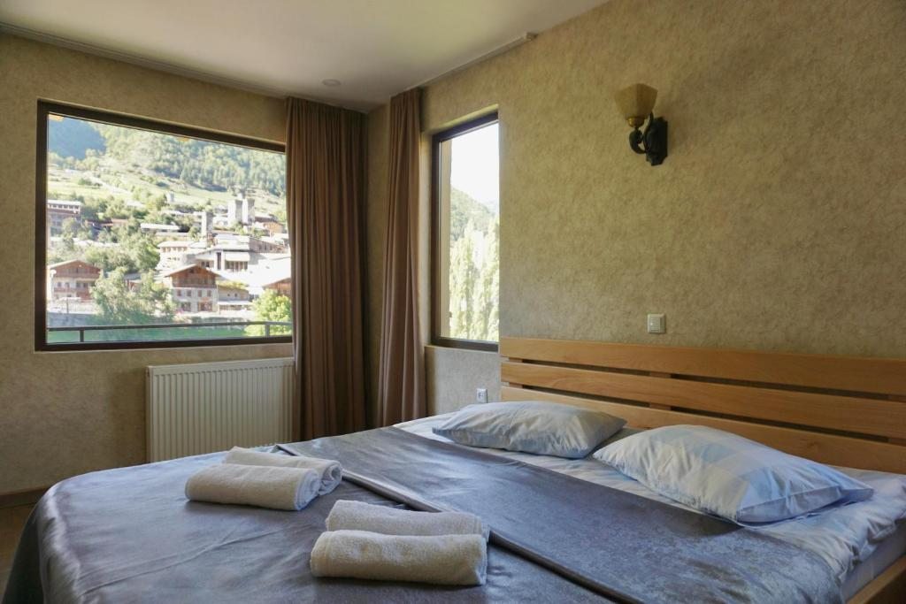 Двухместный (Двухместный номер Делюкс с 1 кроватью и ванной) гостевого дома Mestia panorama, Местиа