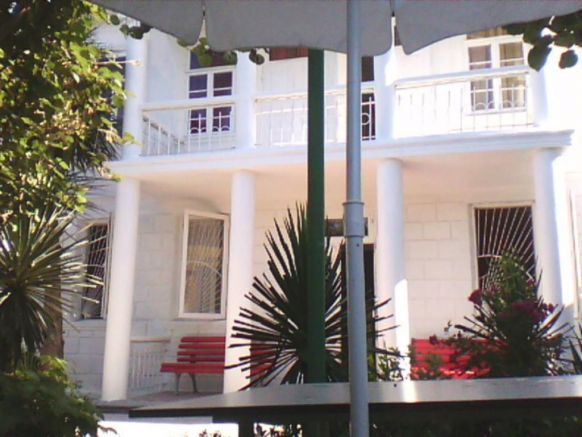 Гостевой дом Белый, Махинджаури