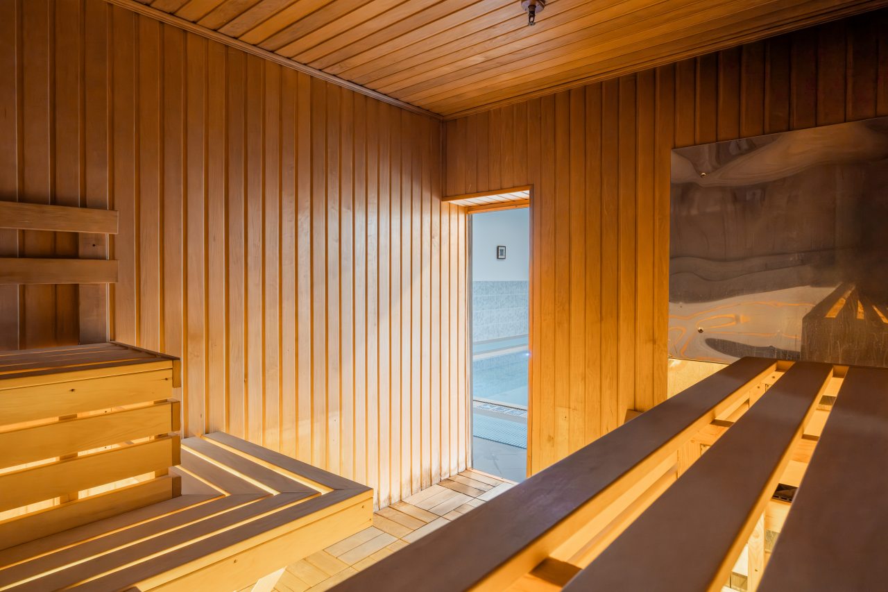 Крытый бассейн, Гостиница Волжская Ривьера