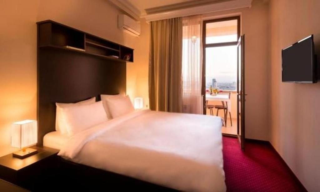 Двухместный (Стандартный двухместный номер с 1 кроватью) отеля 14th Floor, Ереван