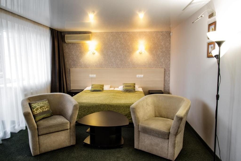 Двухместный (Улучшенный двухместный номер с 1 кроватью или 2 отдельными кроватями) отеля Альянс Отель Самарский, Самара