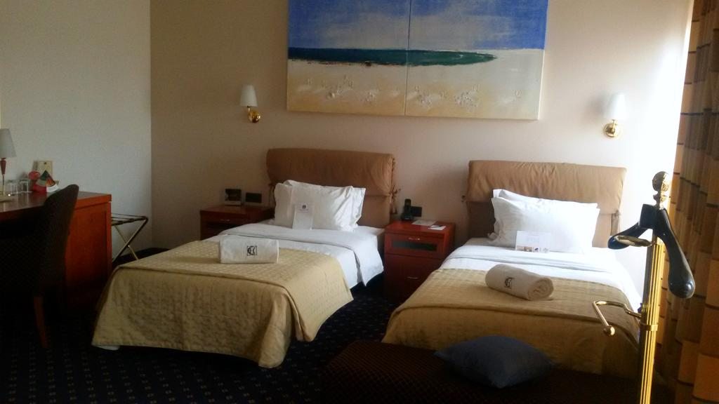 Двухместный (Представительский двухместный номер с 2 отдельными кроватями) отеля Best Western Congress Hotel, Ереван