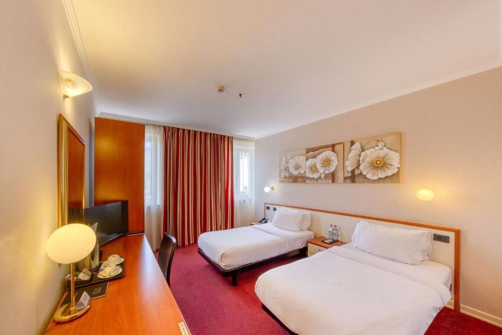 Двухместный (Двухместный номер с 2 отдельными кроватями) отеля Best Western Congress Hotel, Ереван
