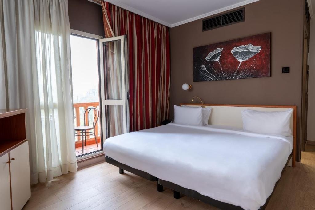 Двухместный (Представительский номер с кроватью размера «king-size») отеля Best Western Congress Hotel, Ереван