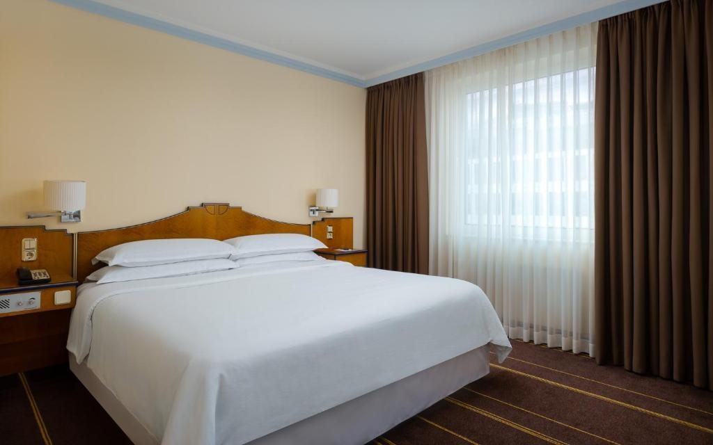 Сьюит (Люкс с 1 спальней и кроватью размера «king-size») отеля Шератон Палас, Москва