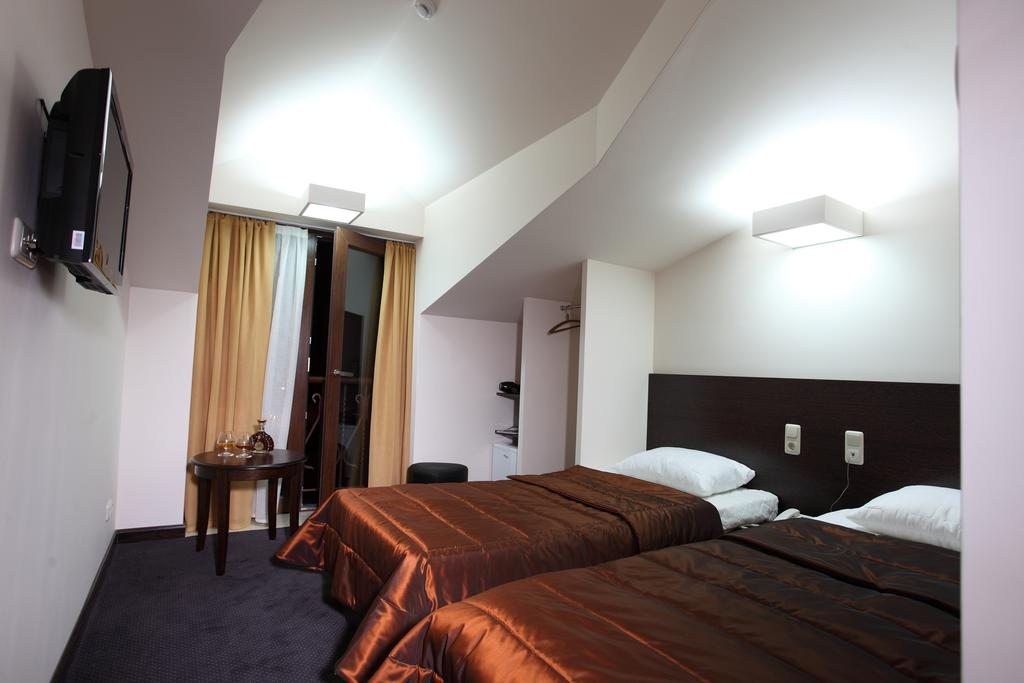 Двухместный (Двухместный номер Делюкс с 2 отдельными кроватями) отеля Каскад, Ереван