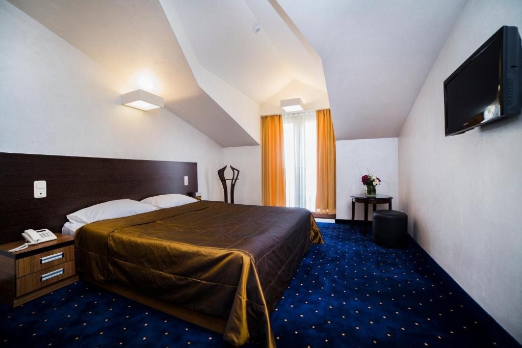Двухместный (Двухместный номер «Комфорт» с 1 кроватью или 2 отдельными кроватями) отеля Каскад, Ереван