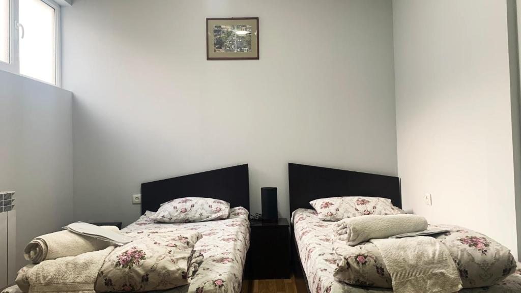 Двухместный (Большой двухместный номер с 1 кроватью или 2 отдельными кроватями) отеля Домино Ереван