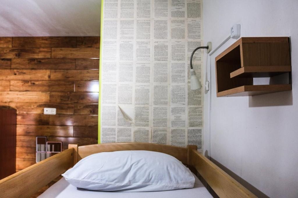 Номер (Кровать в общем номере для женщин с 4 кроватями) хостела Envoy, Ереван