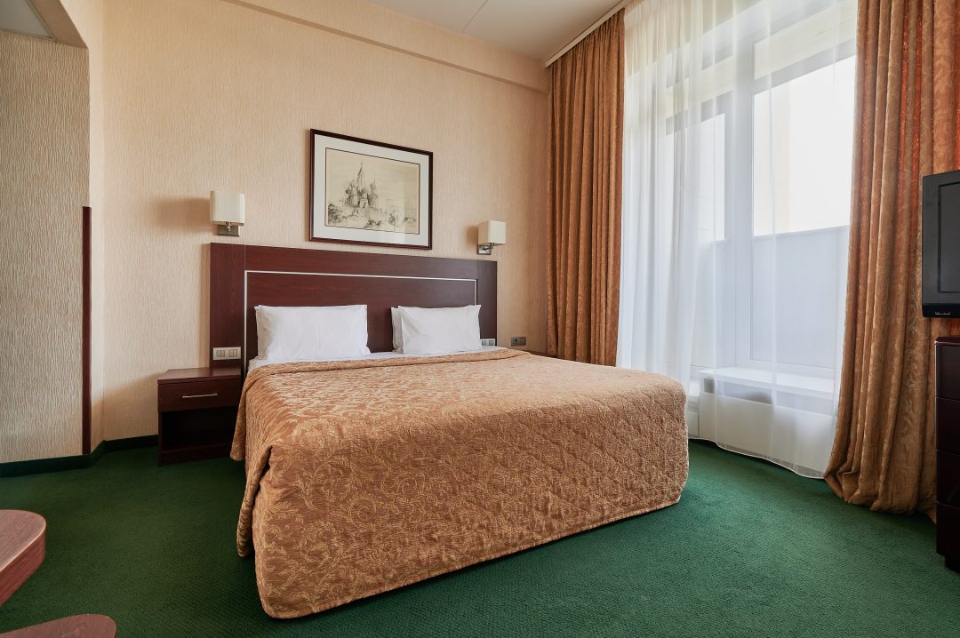 Двухместный (Улучшенный с двуспальной кроватью) гостиницы Аэростар, Москва