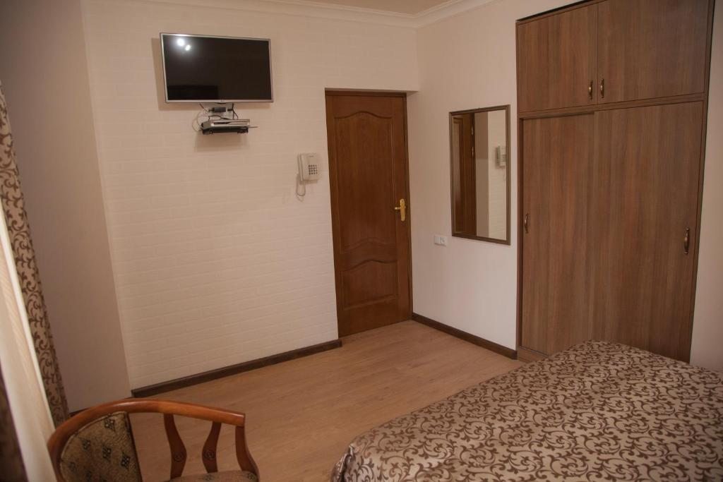 Двухместный (Стандартный двухместный номер с 1 кроватью) отеля Hin Yerevantsi, Ереван