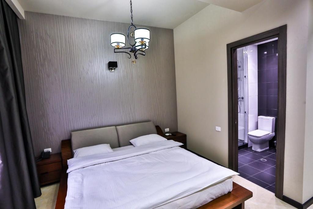 Двухместный (Бюджетный двухместный номер с 1 кроватью) отеля Ibiza, Ереван