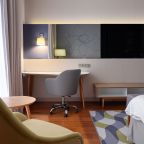 Сюит (Реновированный Люкс с 1 спальней и доступом в lounge-зону), Отель Edge Seligerskaya