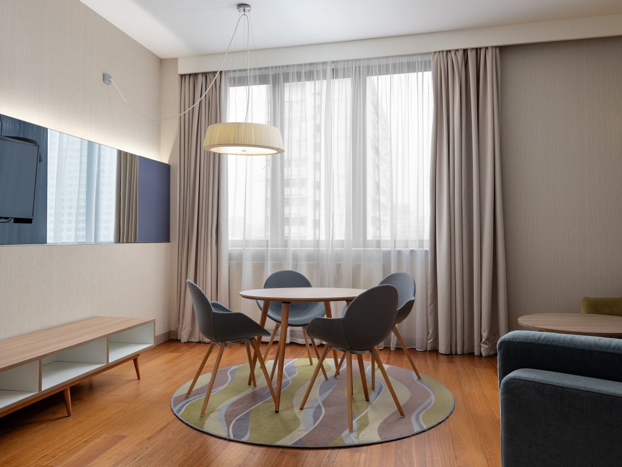 Сюит (Реновированный Люкс с 1 спальней и доступом в lounge-зону), Отель Edge Seligerskaya