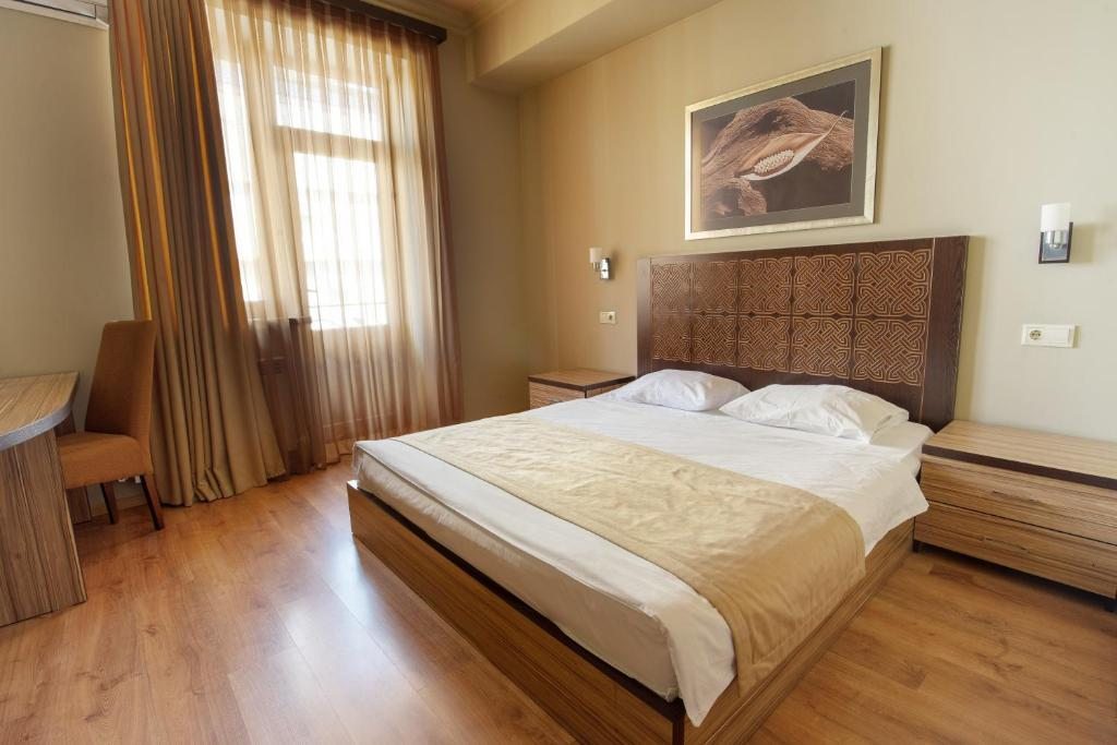 Двухместный (Двухместный номер эконом-класса с 1 кроватью и общей ванной комнатой) хостела Кантар, Ереван