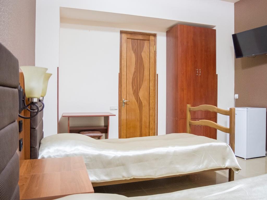 Двухместный (Стандартный двухместный номер с 2 отдельными кроватями) отеля Karen's Bed and Breakfast, Ереван