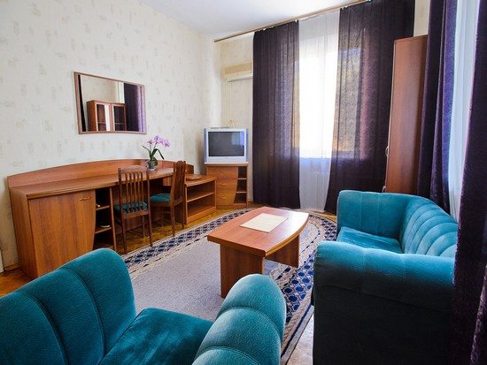 Двухместный (Бизнес 2-х комнатный с кондиционером) отеля Волга, Самара