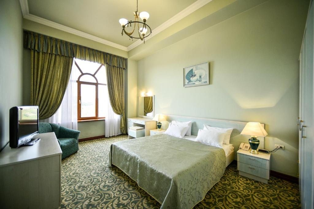 Двухместный (Стандартный двухместный номер с 1 кроватью) отеля Метрополь, Ереван