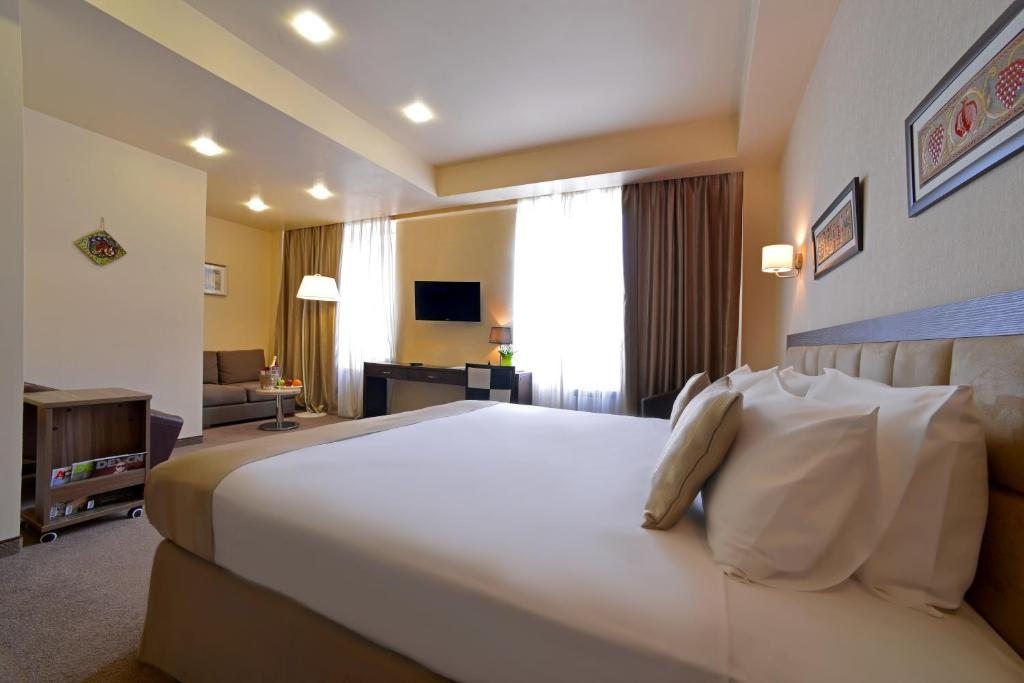 Двухместный (Двухместный номер Делюкс с 1 кроватью или 2 отдельными кроватями) отеля Barsam Suites, Ереван