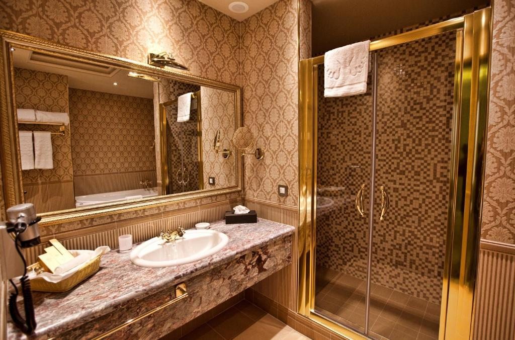 Двухместный (Двухместный номер Делюкс с 1 кроватью) отеля Multi, Ереван