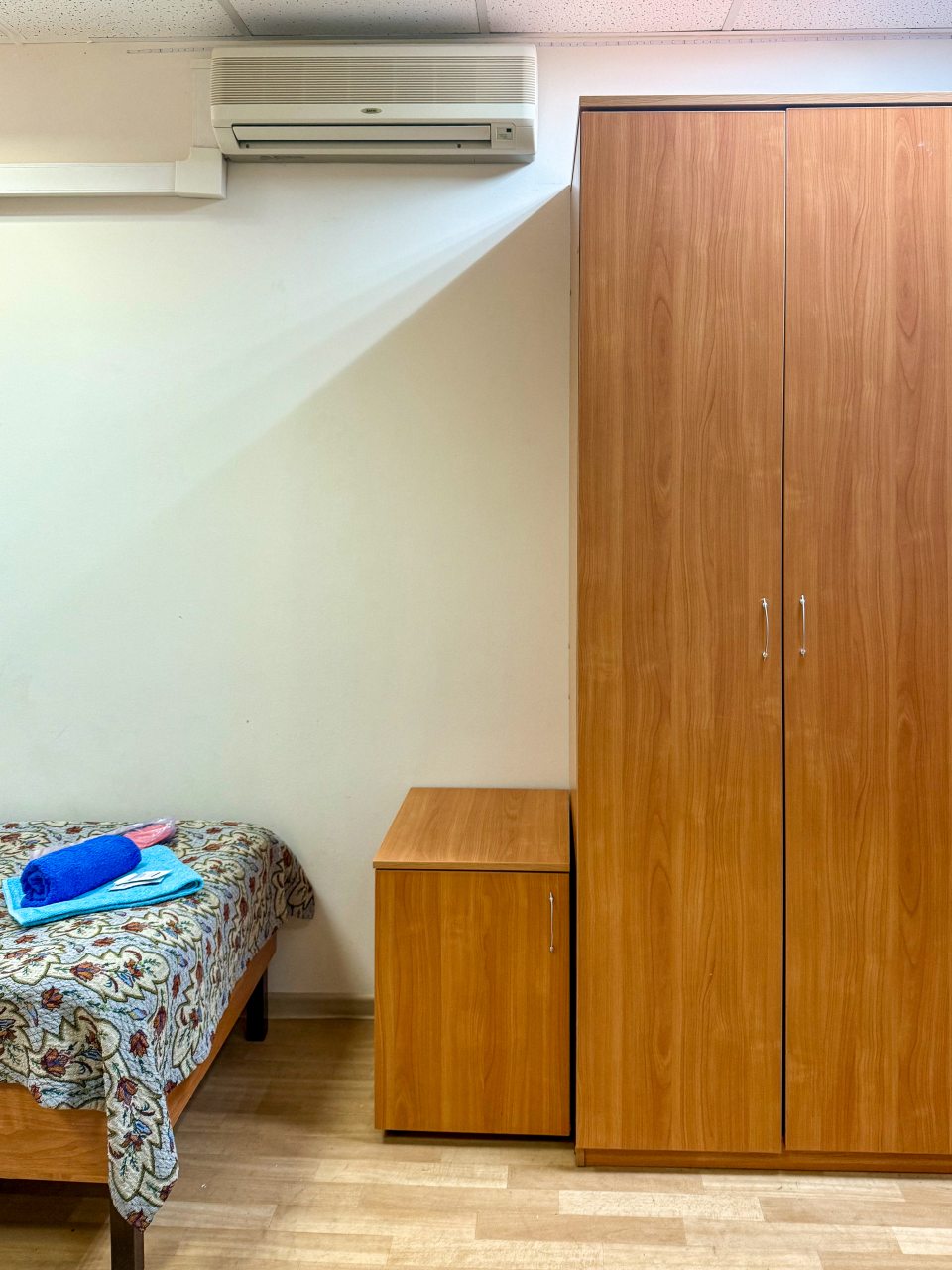 Трехместный (Номер Эконом с удобствами на этаже), Гостиница Купеческий дом