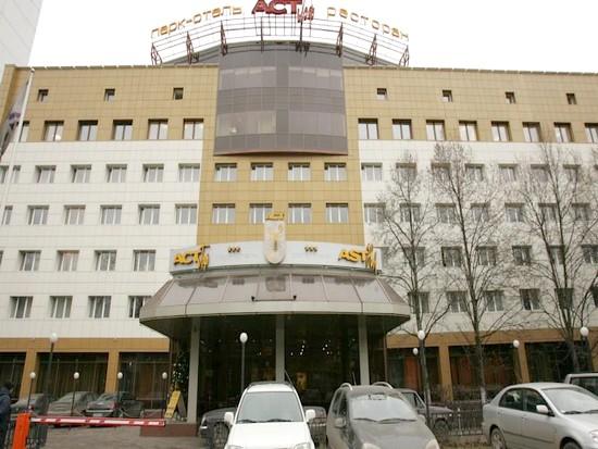 Главный вход в гостиницу Парк Отель Фили 3*, Москва. Парк-Отель Фили