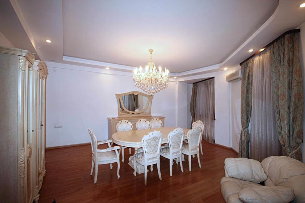 Апартаменты (Апартаменты Делюкс с 3 спальнями) апартамента Apartments on Ekmalyan Street, Ереван