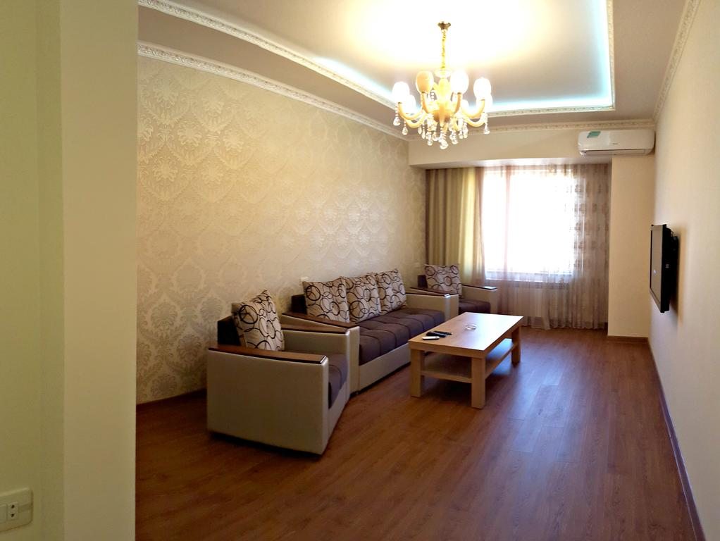 Апартаменты (Апартаменты с 1 спальней с видом на сад) апартамента Buzand Apartment, Ереван