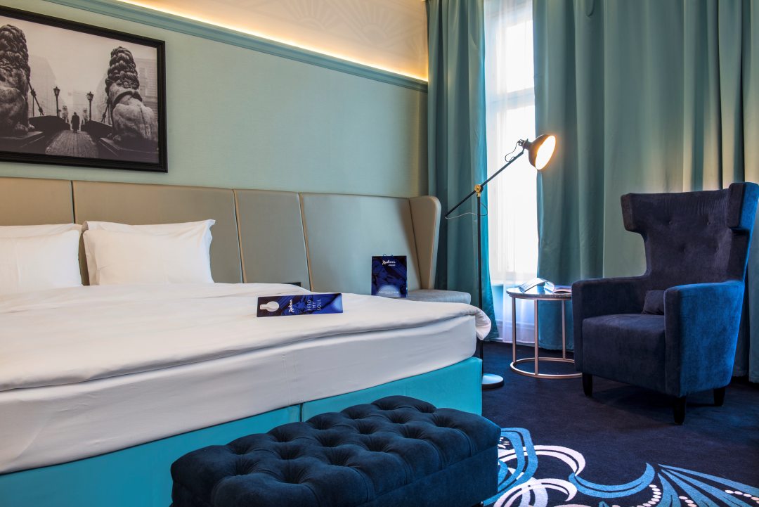 Двухместный (Улучшенный номер с двумя раздельными кроватями и видом во двор) отеля Cosmos Selection Saint-Petersburg Nevsky Royal Hotel, Санкт-Петербург