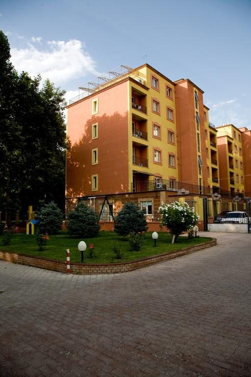 Апартаменты (Апартаменты в пентхаусе), Апартаменты Residence Yezeguelian