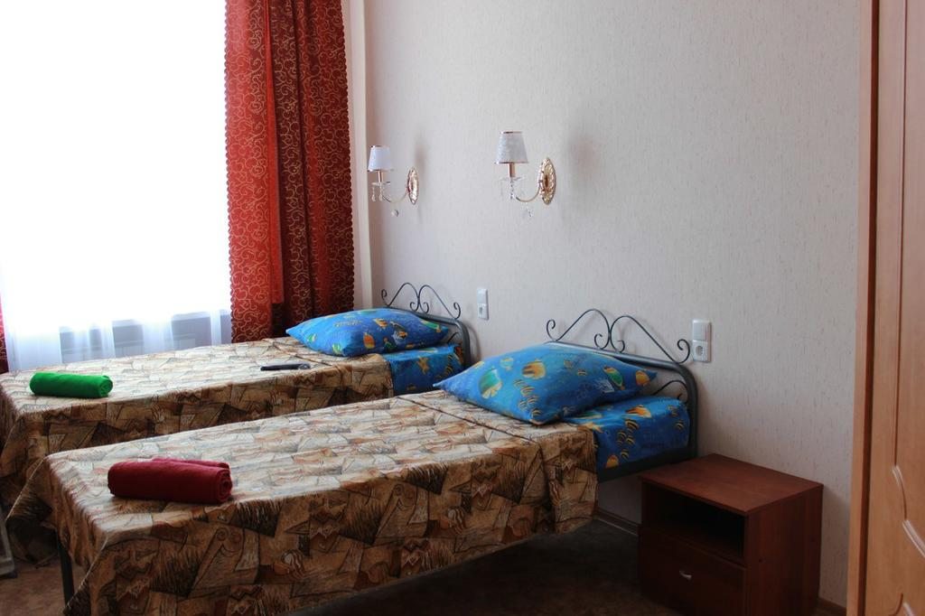 Двухместный (Двухместный номер с 1 кроватью или 2 отдельными кроватями и душем) гостевого дома КДВ, Балаково