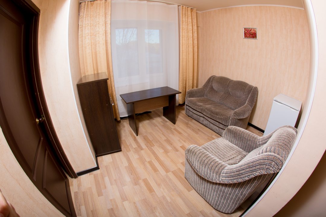 Люкс (Комфорт (с двумя раздельными кроватями)) гостиницы Прибайкальская, Никола