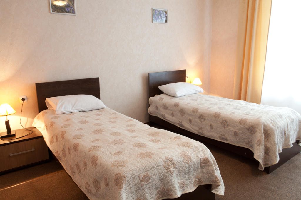 Номер с двумя кроватями в гостинице Прибайкальская, Никола. Гостиница Прибайкальская
