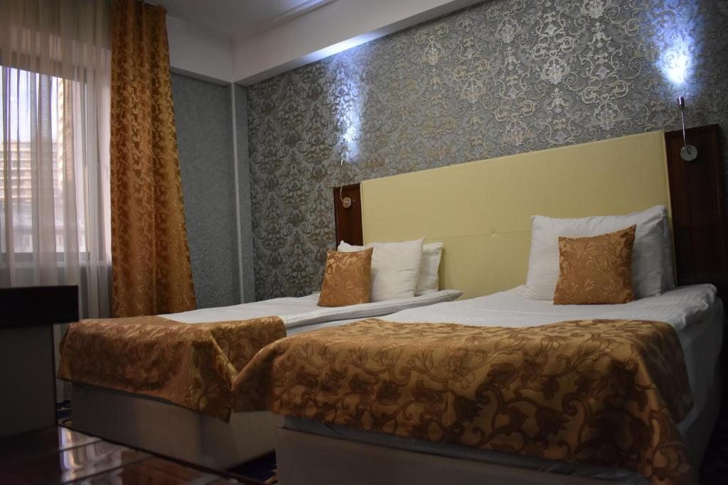 Двухместный (Двухместный номер с 2 отдельными кроватями) отеля Royal Plaza, Ереван