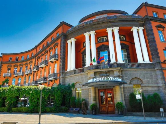 Отель Royal Tulip Grand Hotel Yerevan