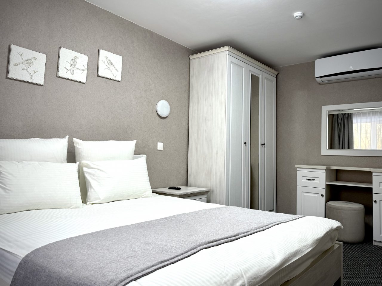 Люкс, Отель Воздушная гавань