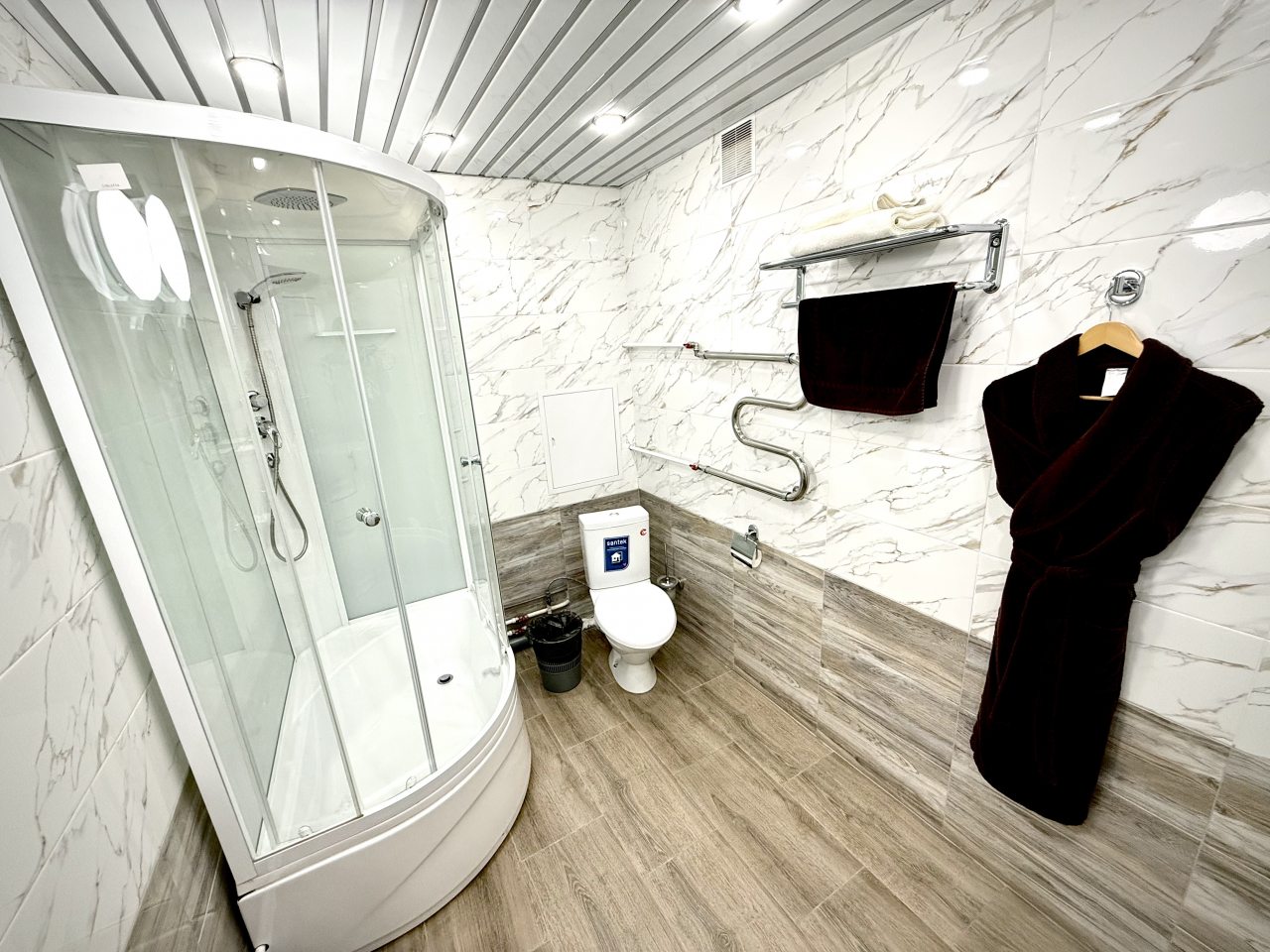 Люкс, Отель Воздушная гавань