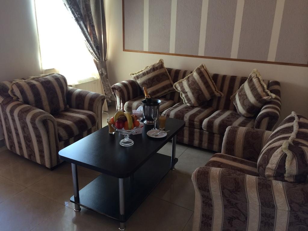 Двухместный (Улучшенный двухместный номер с 1 кроватью или 2 отдельными кроватями) отеля Valensia Resort & Aqua park, Ереван