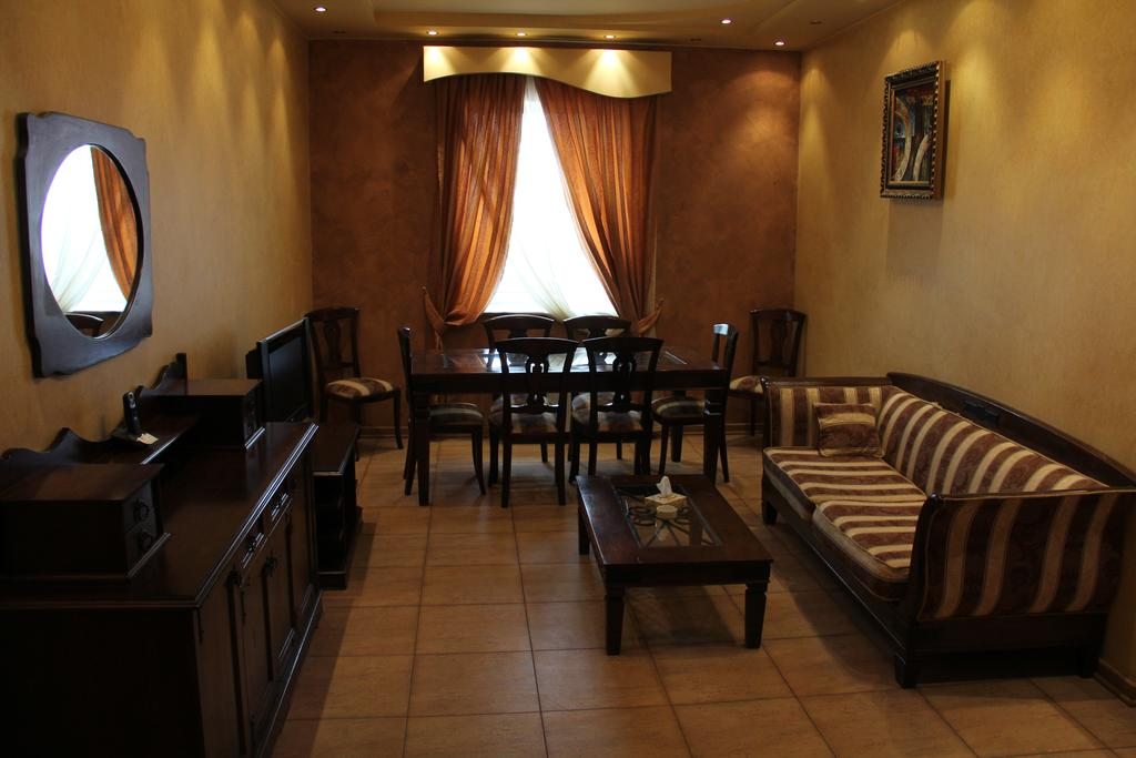 Двухместный (Двухместный номер с основными удобствами и 1 кроватью) отеля Valensia Resort & Aqua park, Ереван