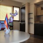 Апартаменты (Апартаменты с видом на горы), Zakyan Apartment