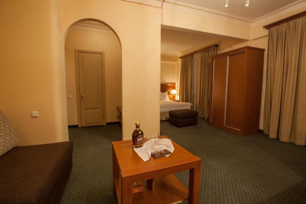 Двухместный (Стандартный двухместный номер с 1 кроватью или 2 отдельными кроватями) отеля Авиатранс, Ереван