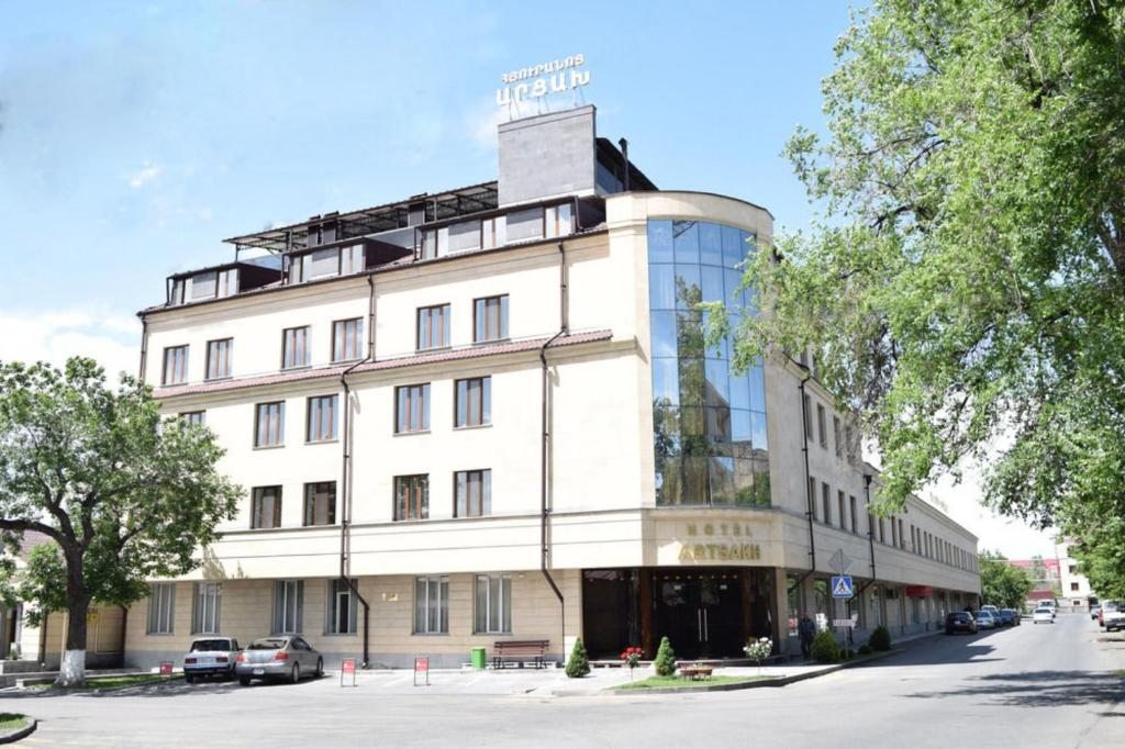 Отель Арцах, Ереван