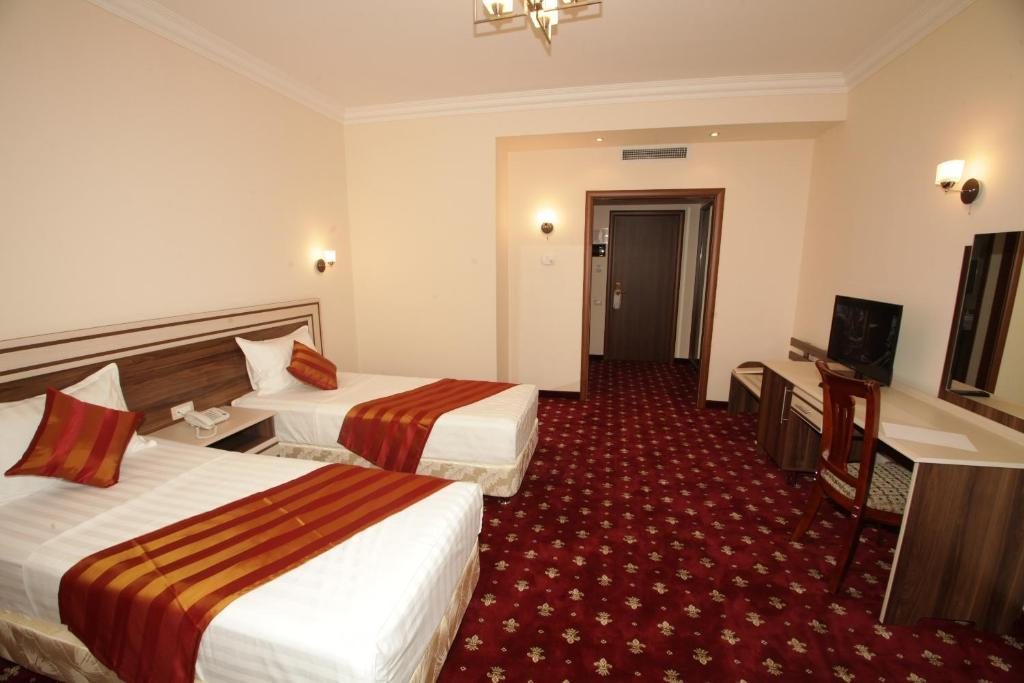Двухместный (Двухместный номер Делюкс с 2 отдельными кроватями) отеля Арцах, Ереван