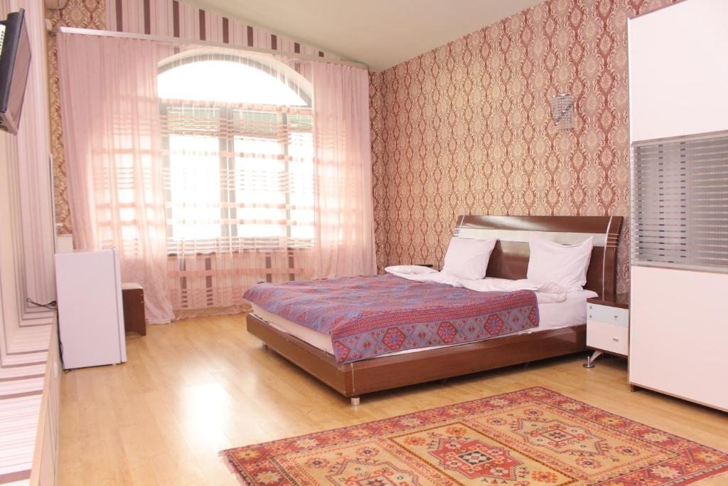Двухместный (Двухместный номер Делюкс с 1 кроватью и душем) хостела Гранд Ереван