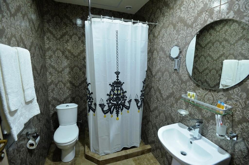 Двухместный (Двухместный номер эконом-класса с 1 кроватью) отеля Делюкс, Ереван